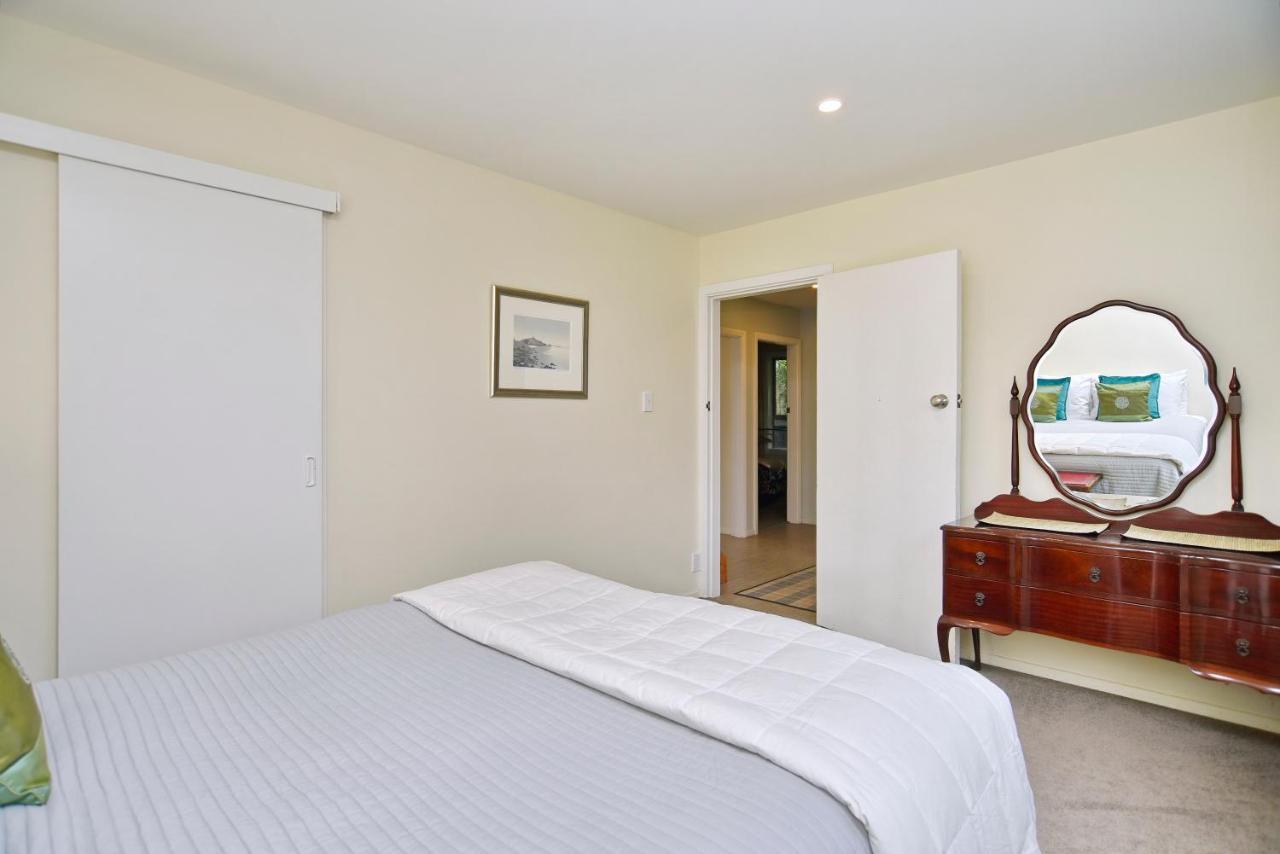 Charlesworth Villa - Christchurch Holiday Homes Extérieur photo